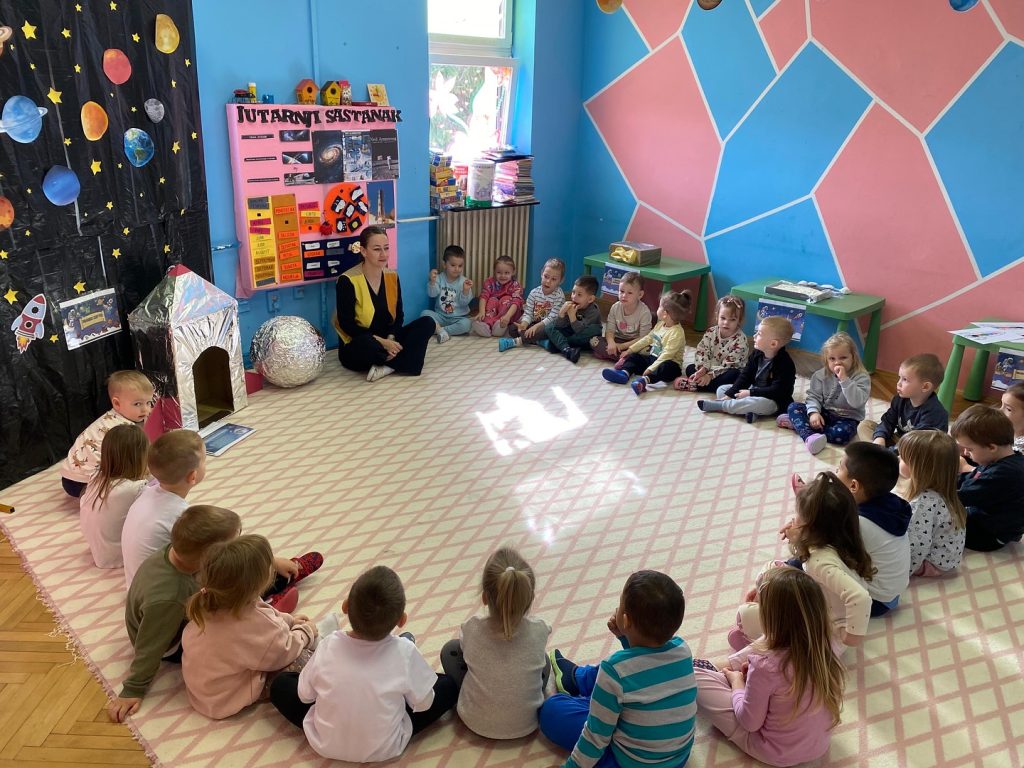 Instagram post from vrtickiki. This post is in position 0.