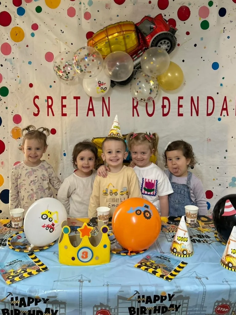 Instagram post from vrtickiki. This post is in position 9.