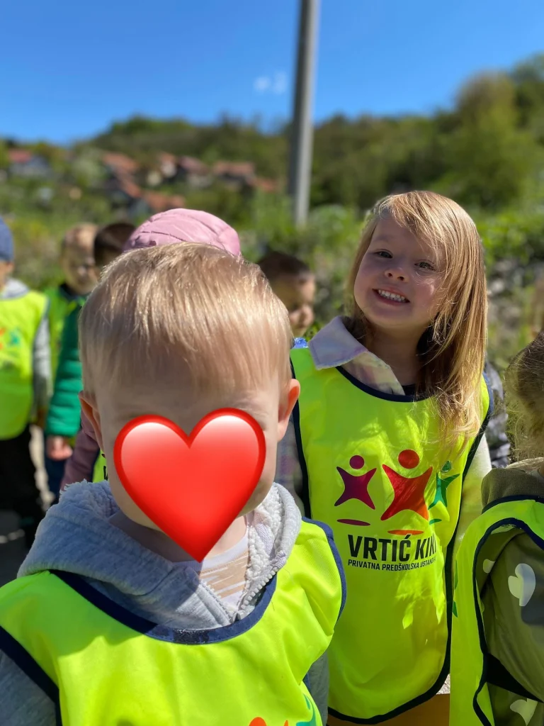 Instagram post from vrtickiki. This post is in position 17.