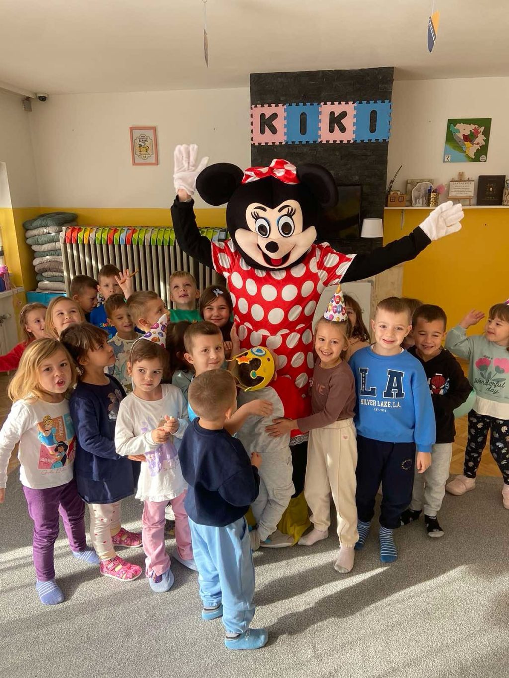 Instagram post from vrtickiki. This post is in position 11.