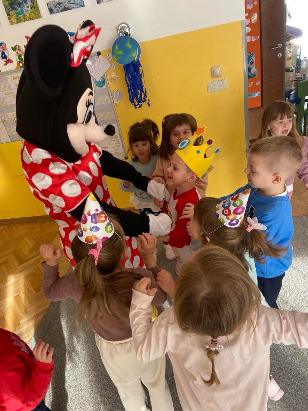 Instagram post from vrtickiki. This post is in position 9.