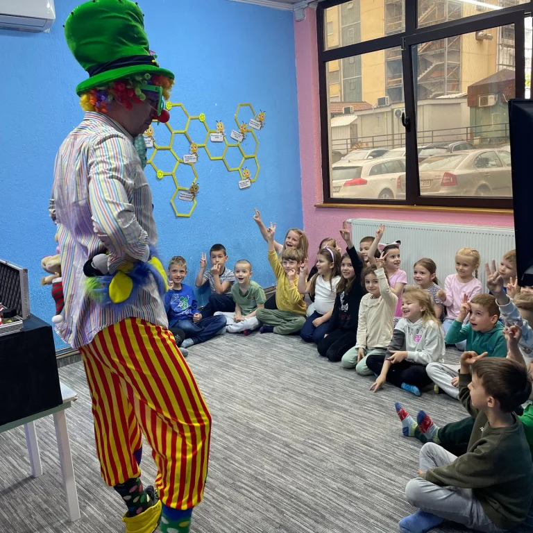 Instagram post from vrtickiki. This post is in position 18.