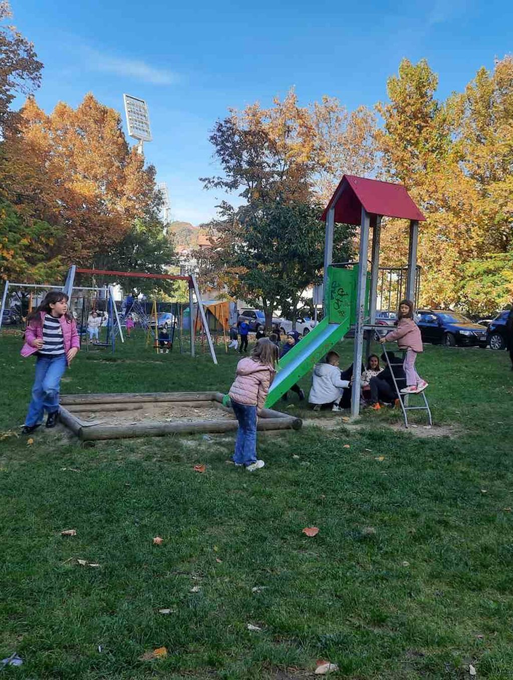 Instagram post from vrtickiki. This post is in position 10.