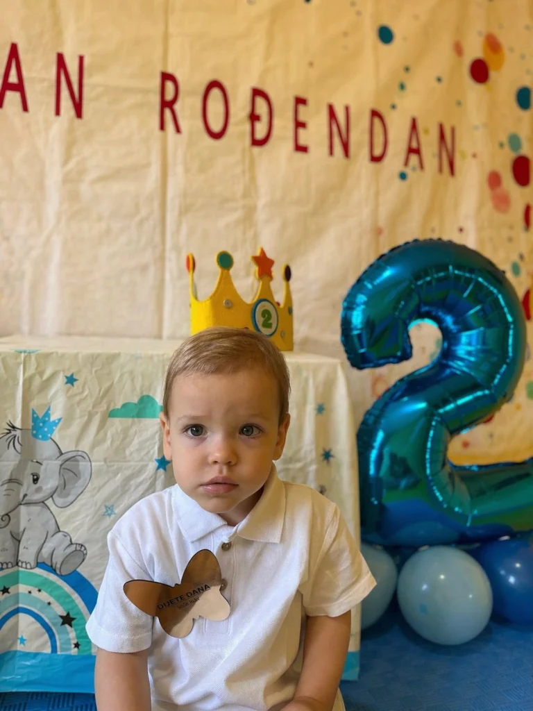 Instagram post from vrtickiki. This post is in position 0.