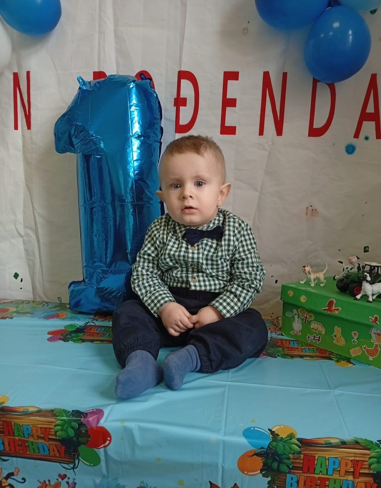 Instagram post from vrtickiki. This post is in position 4.