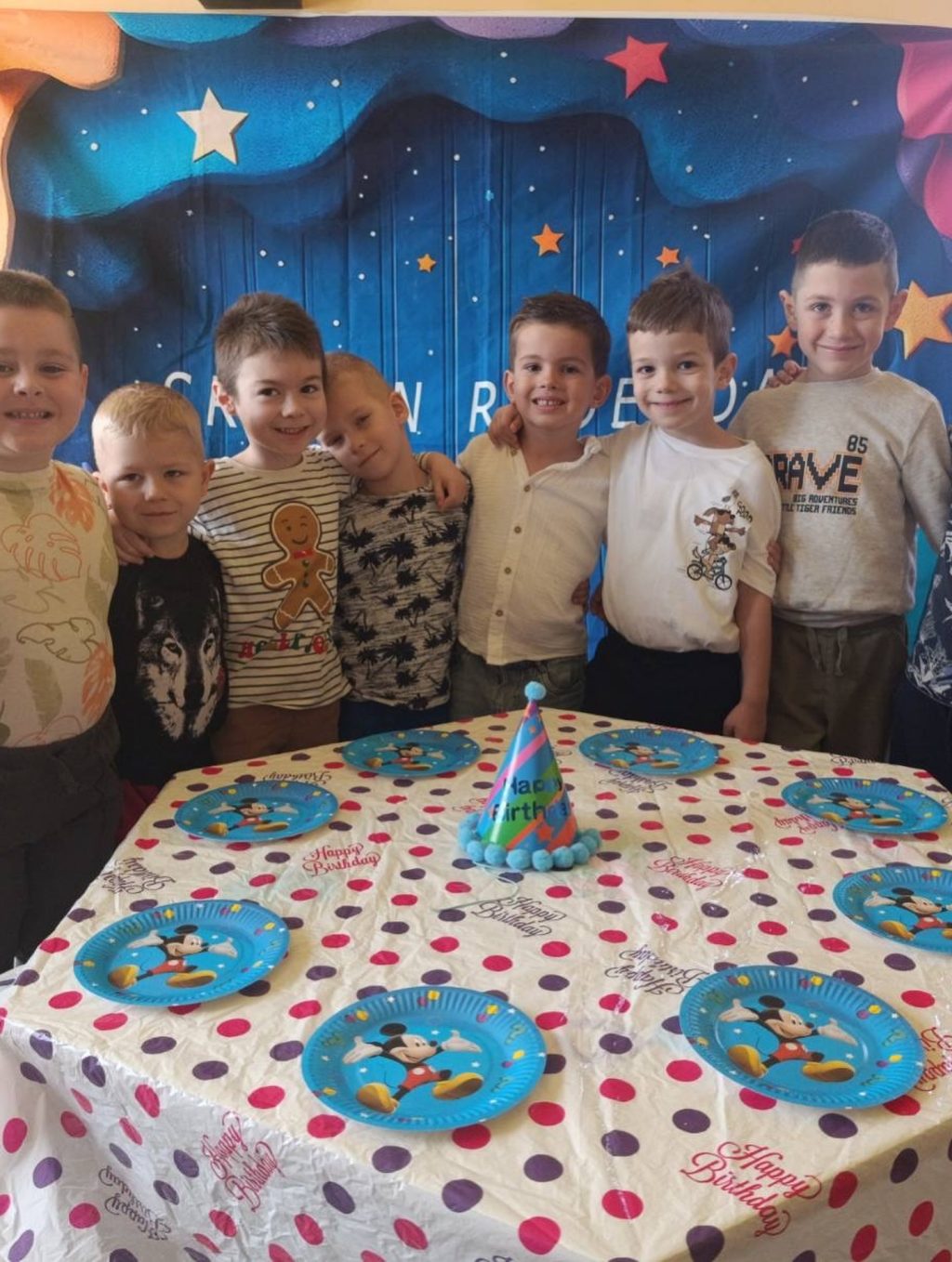 Instagram post from vrtickiki. This post is in position 6.