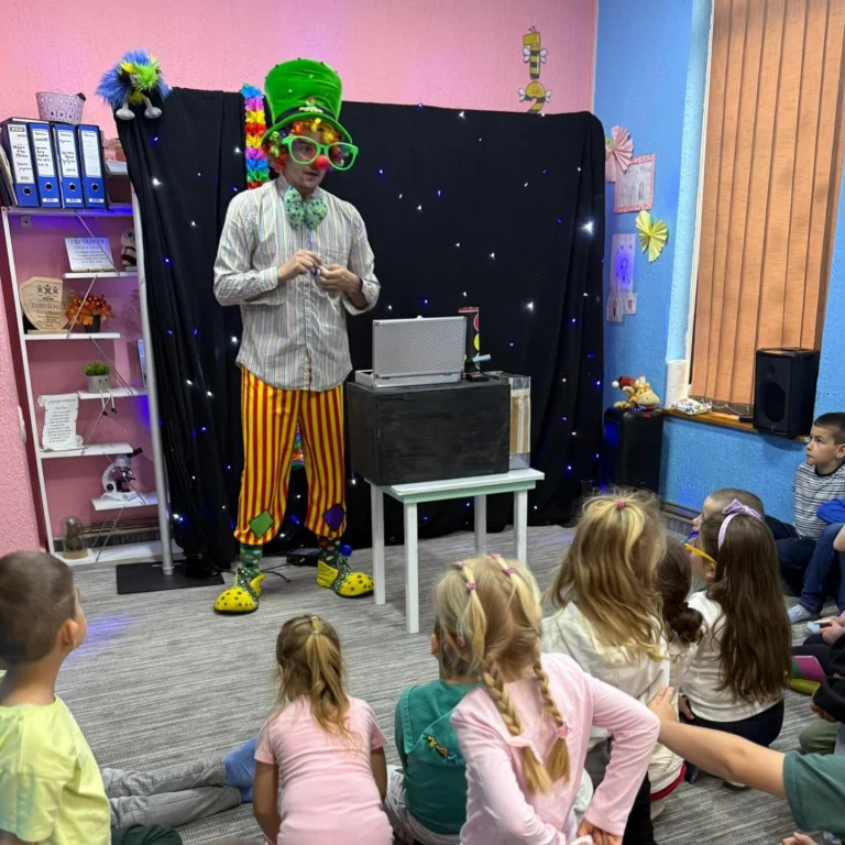 Instagram post from vrtickiki. This post is in position 8.