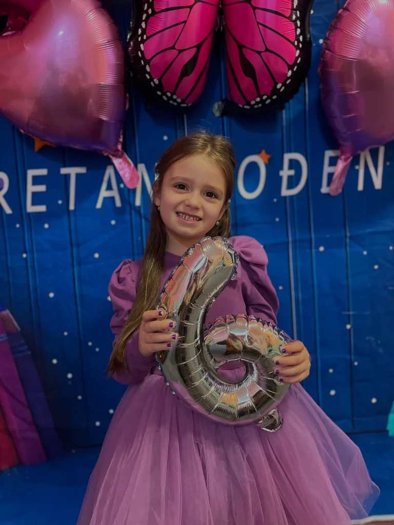 Instagram post from vrtickiki. This post is in position 0.