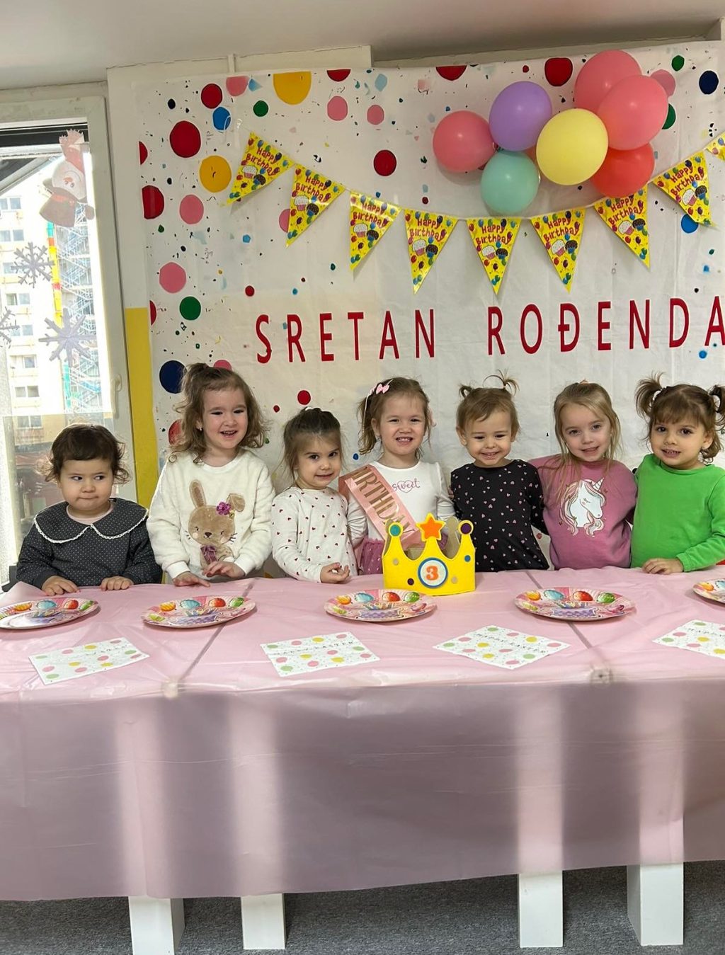 Instagram post from vrtickiki. This post is in position 4.