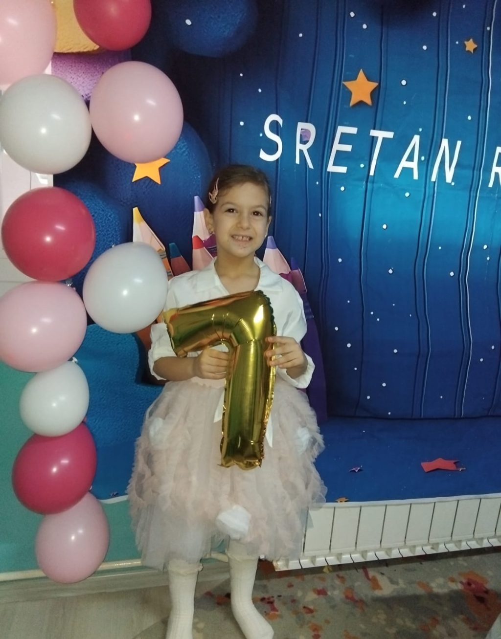 Instagram post from vrtickiki. This post is in position 0.