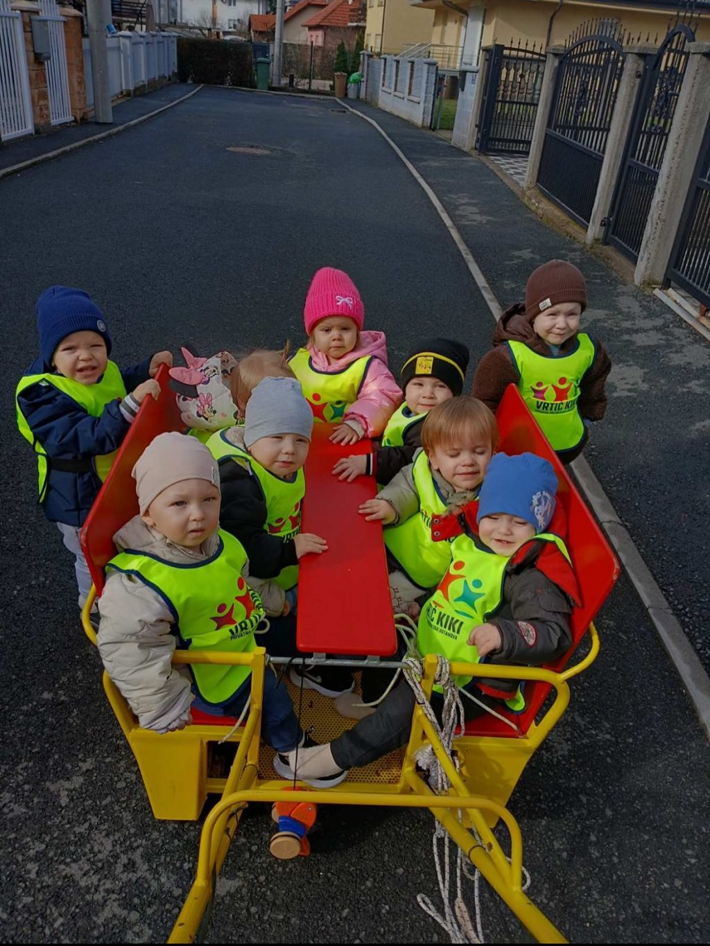 Instagram post from vrtickiki. This post is in position 0.