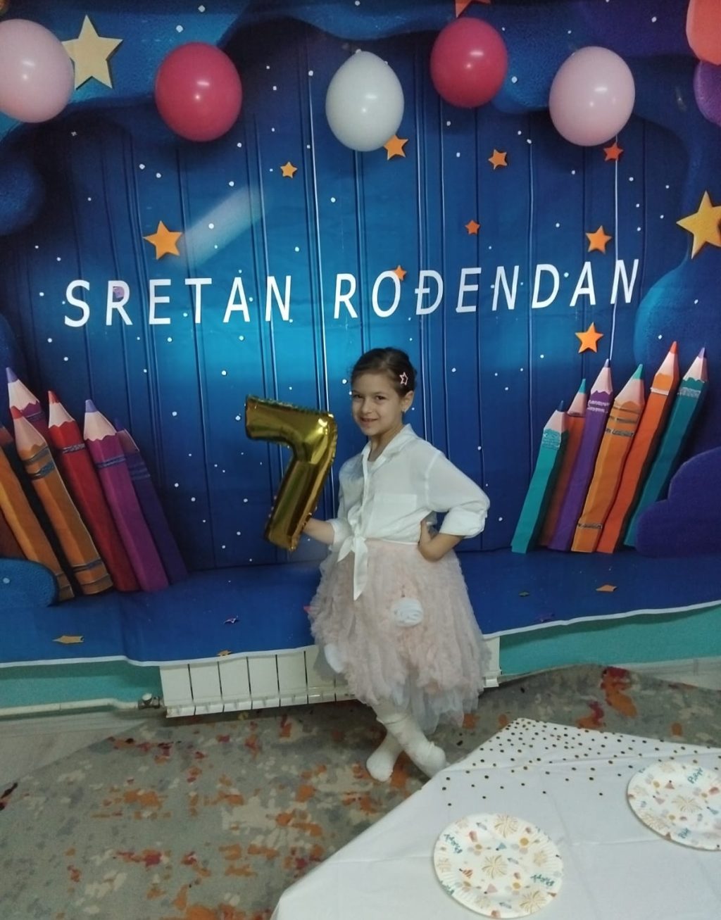 Instagram post from vrtickiki. This post is in position 4.