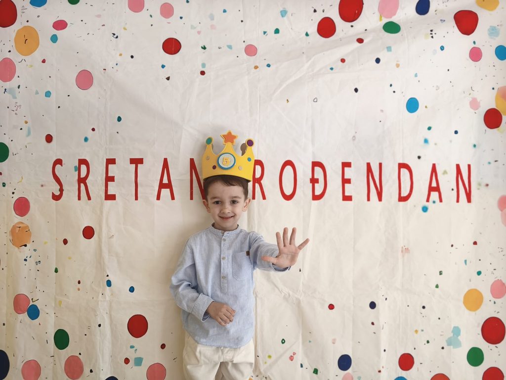 Instagram post from vrtickiki. This post is in position 0.