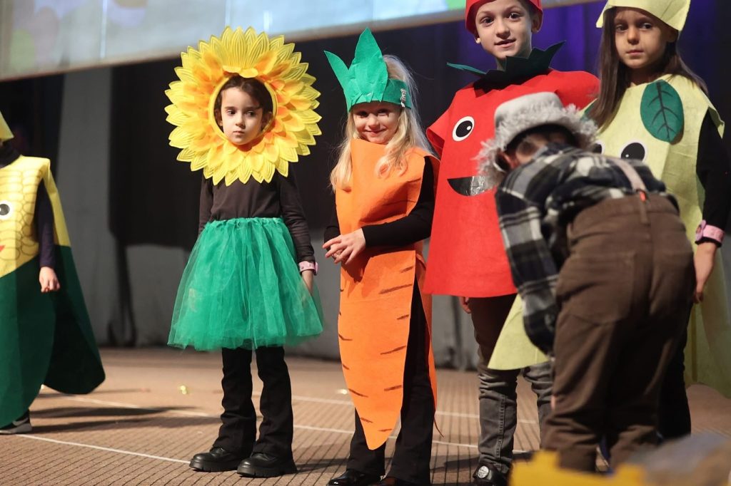 Instagram post from vrtickiki. This post is in position 8.