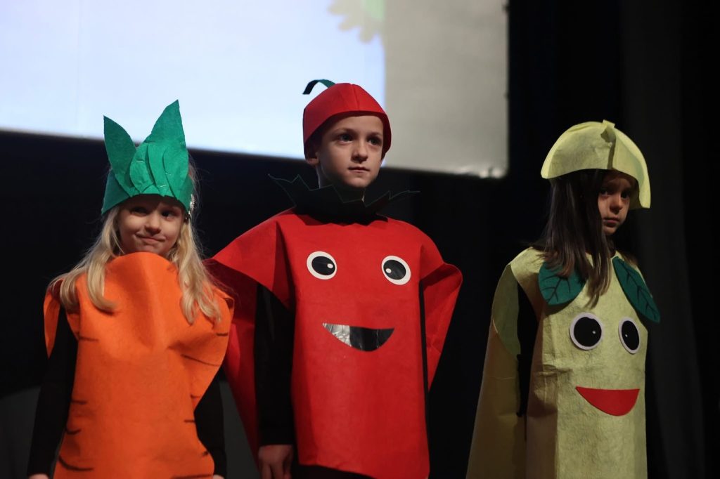 Instagram post from vrtickiki. This post is in position 4.