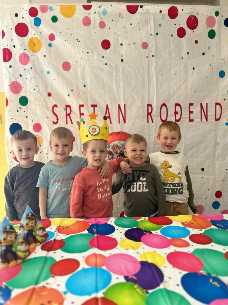 Instagram post from vrtickiki. This post is in position 7.