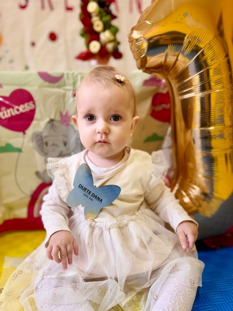 Instagram post from vrtickiki. This post is in position 0.