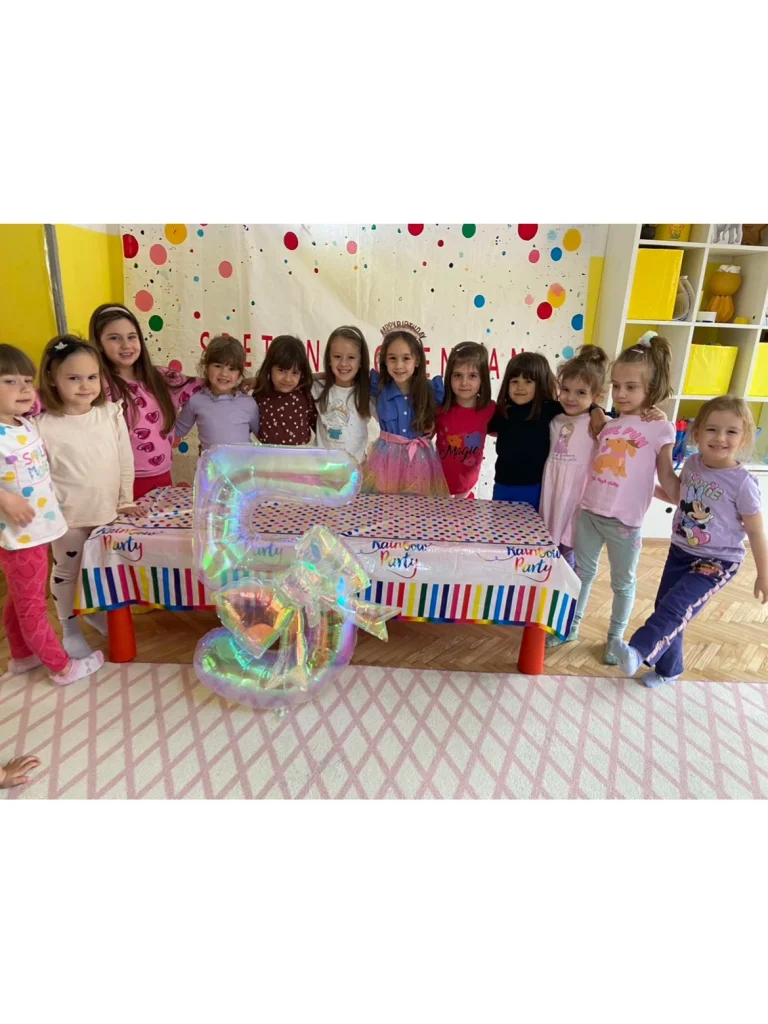 Instagram post from vrtickiki. This post is in position 8.