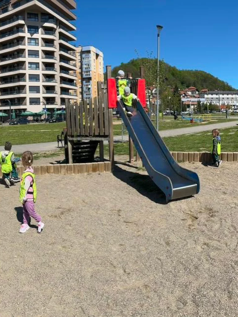 Instagram post from vrtickiki. This post is in position 4.