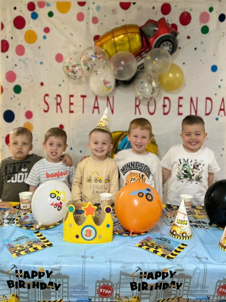 Instagram post from vrtickiki. This post is in position 7.