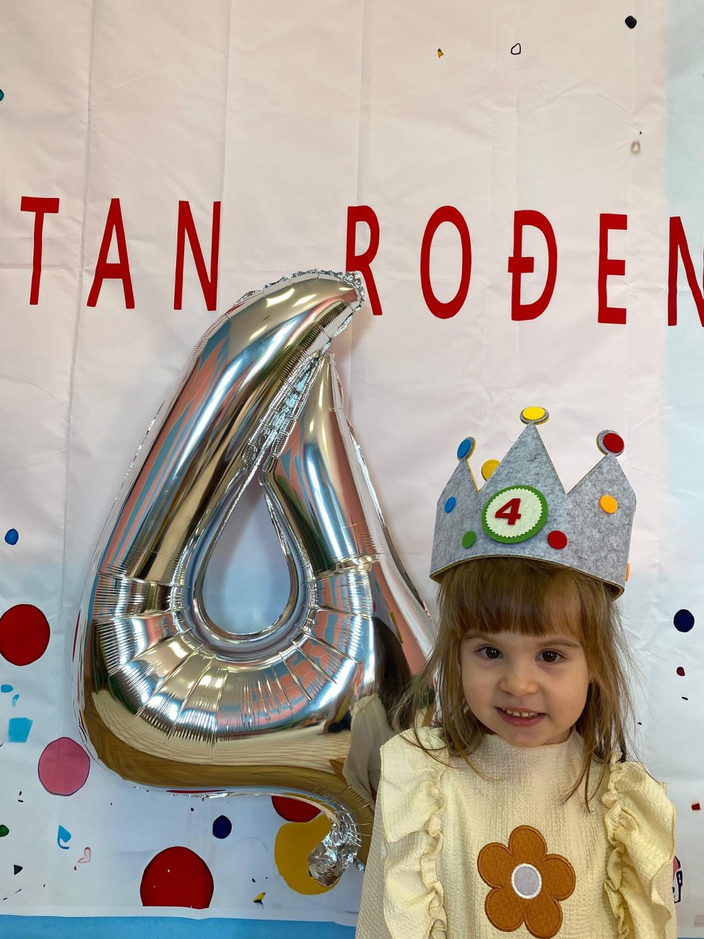 Instagram post from vrtickiki. This post is in position 0.