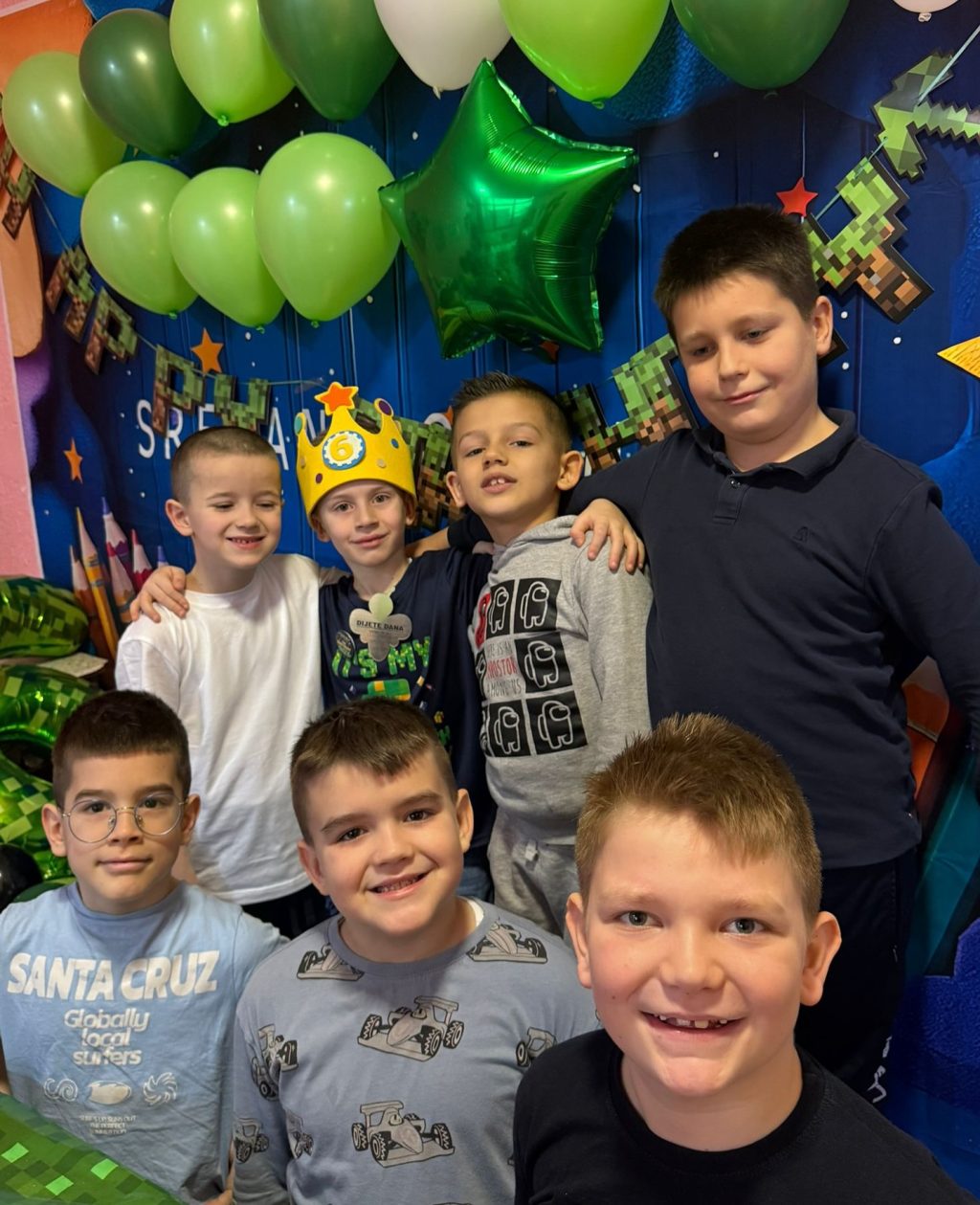 Instagram post from vrtickiki. This post is in position 4.