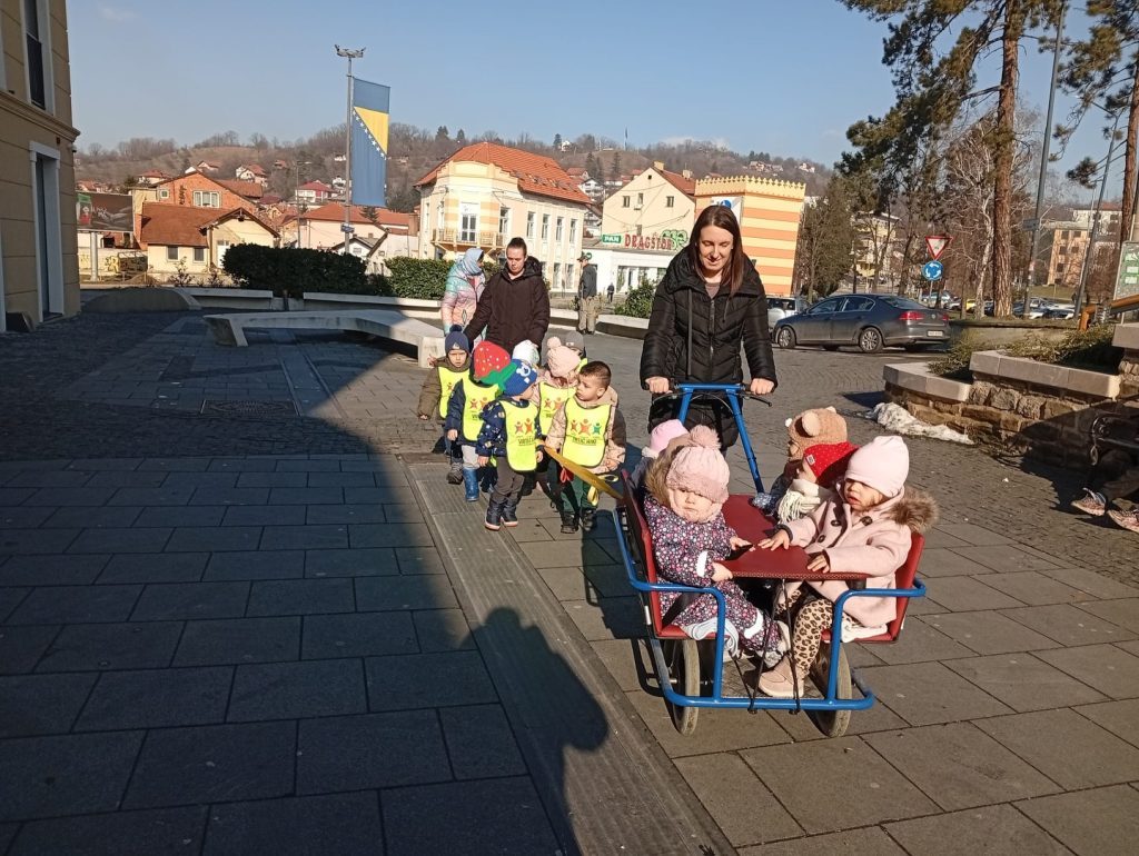 Instagram post from vrtickiki. This post is in position 0.