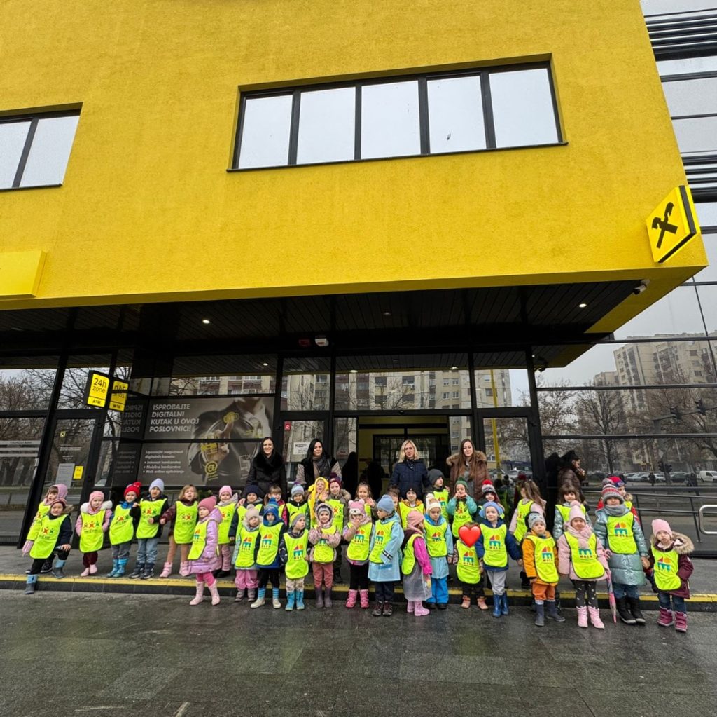 Instagram post from vrtickiki. This post is in position 0.