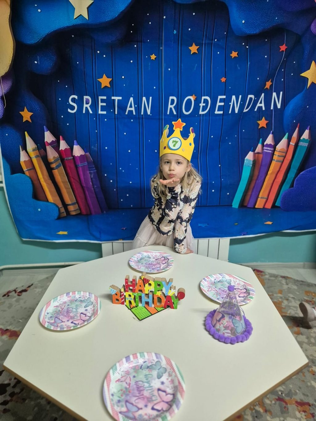 Instagram post from vrtickiki. This post is in position 3.