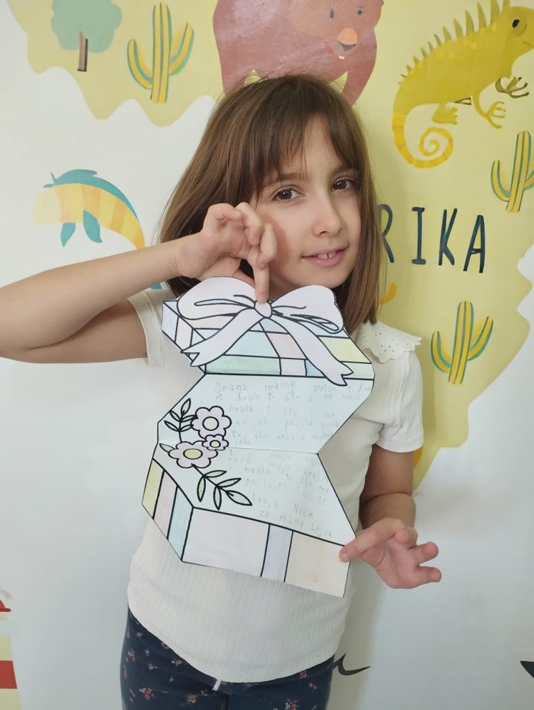 Instagram post from vrtickiki. This post is in position 9.