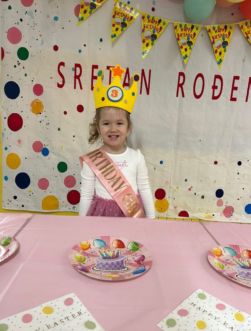 Instagram post from vrtickiki. This post is in position 1.