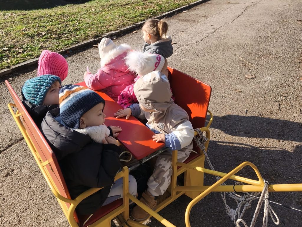 Instagram post from vrtickiki. This post is in position 9.