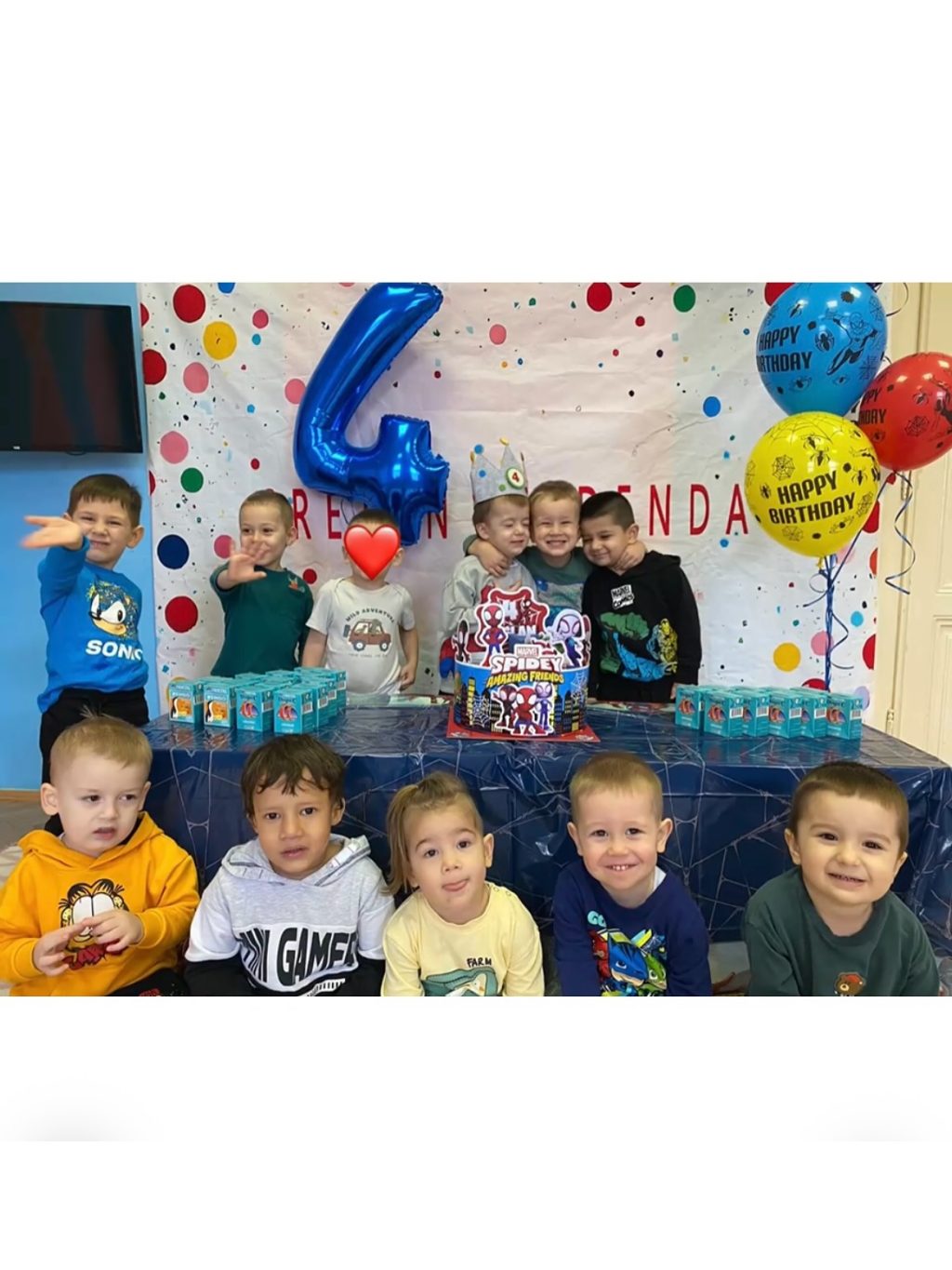 Instagram post from vrtickiki. This post is in position 8.