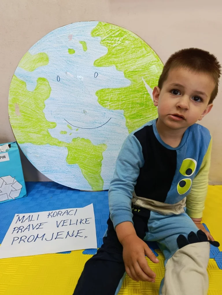 Instagram post from vrtickiki. This post is in position 8.