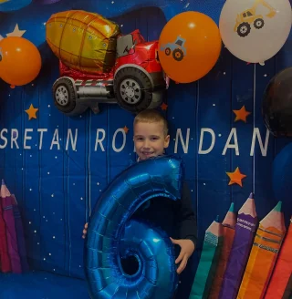 Instagram post from vrtickiki. This post is in position 5.