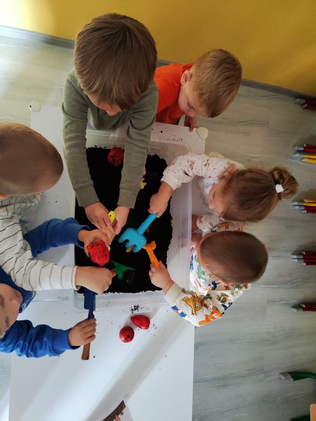 Instagram post from vrtickiki. This post is in position 9.