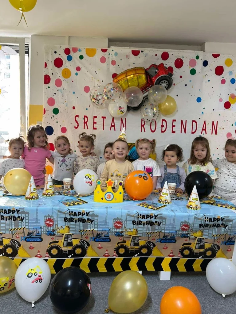 Instagram post from vrtickiki. This post is in position 8.