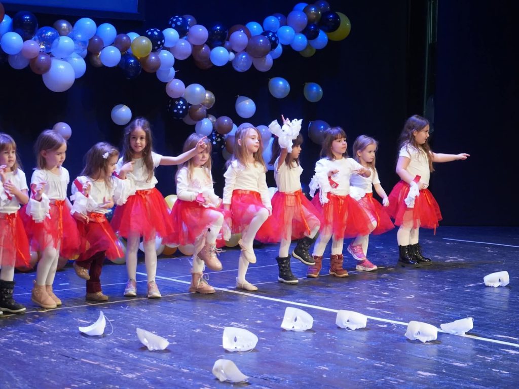 Instagram post from vrtickiki. This post is in position 4.