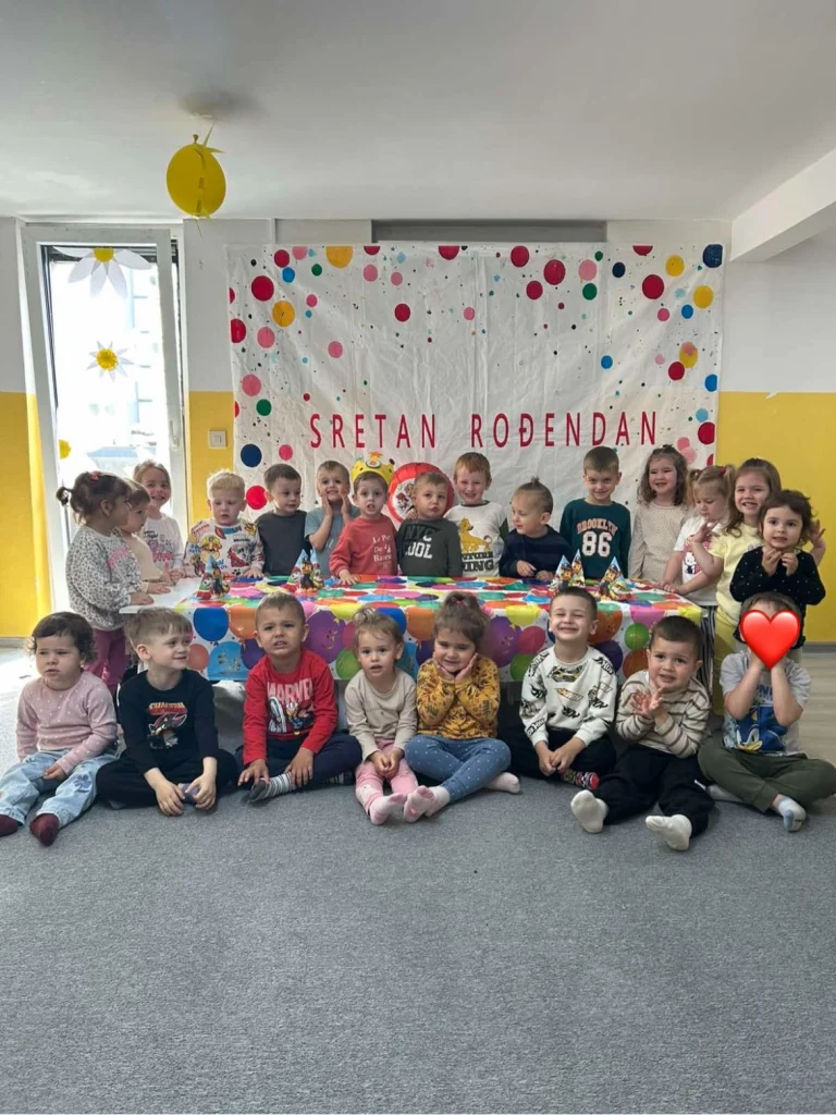 Instagram post from vrtickiki. This post is in position 9.