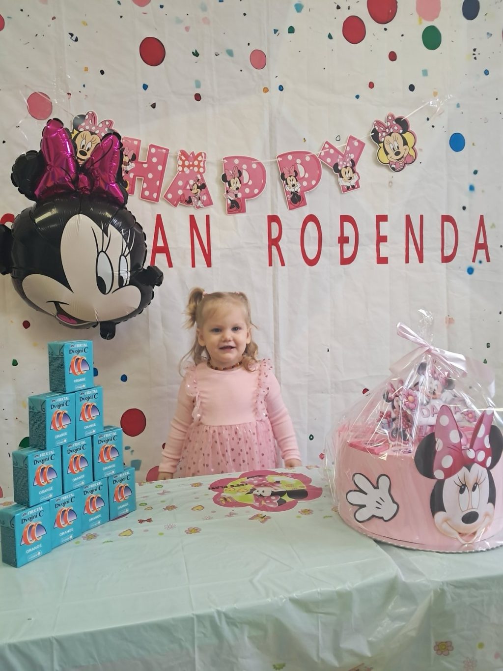 Instagram post from vrtickiki. This post is in position 1.