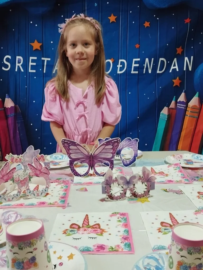 Instagram post from vrtickiki. This post is in position 3.