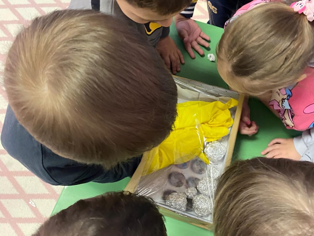 Instagram post from vrtickiki. This post is in position 8.