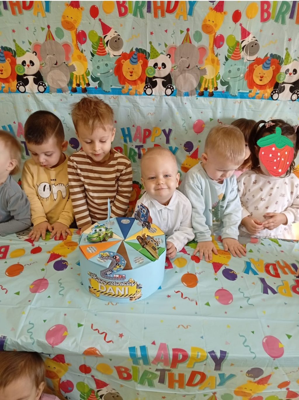 Instagram post from vrtickiki. This post is in position 5.