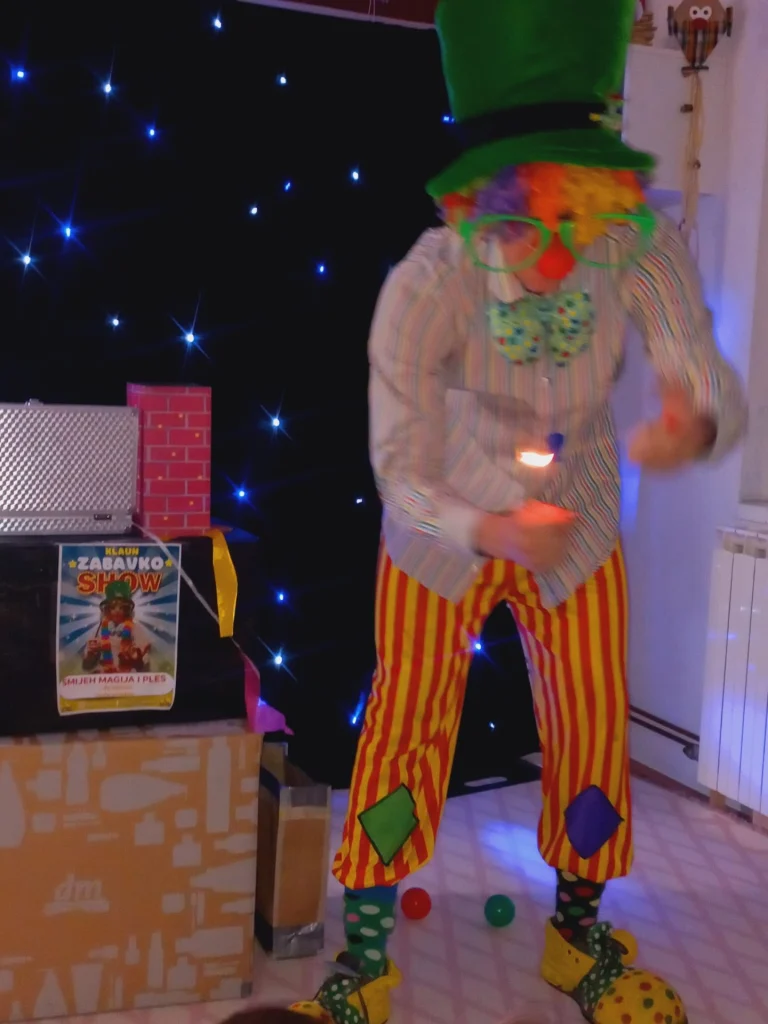 Instagram post from vrtickiki. This post is in position 7.