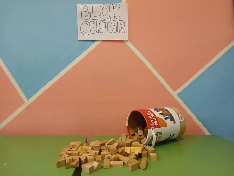 Instagram post from vrtickiki. This post is in position 3.