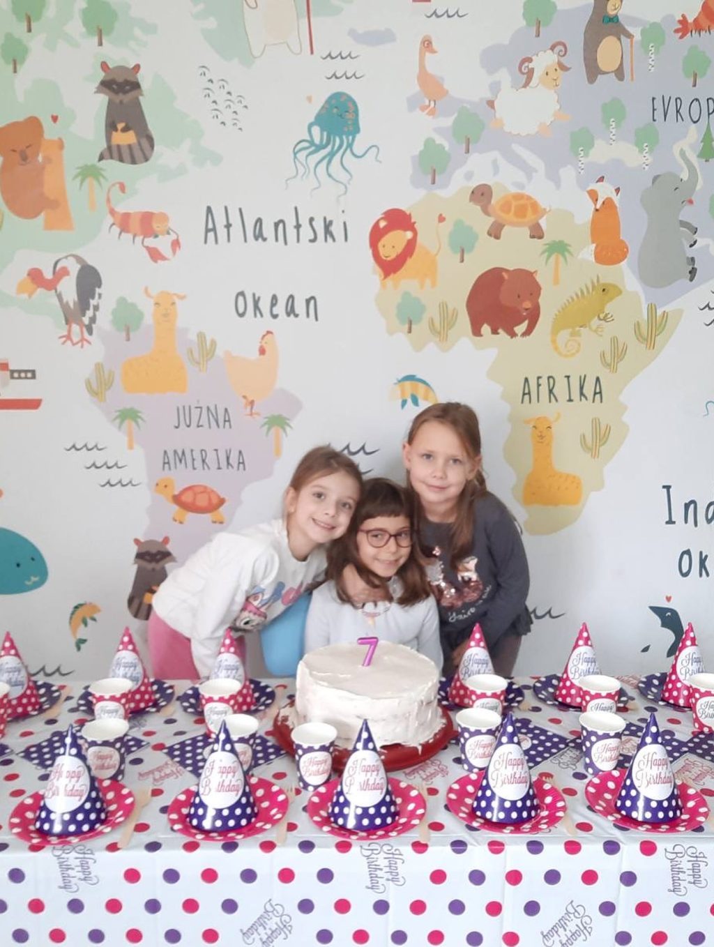 Instagram post from vrtickiki. This post is in position 4.