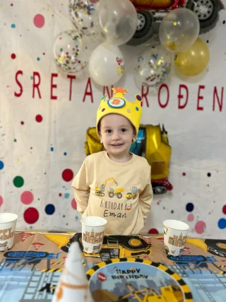 Instagram post from vrtickiki. This post is in position 3.