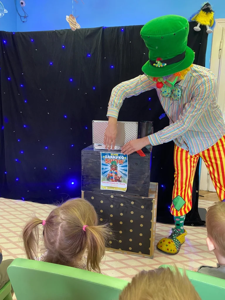 Instagram post from vrtickiki. This post is in position 3.