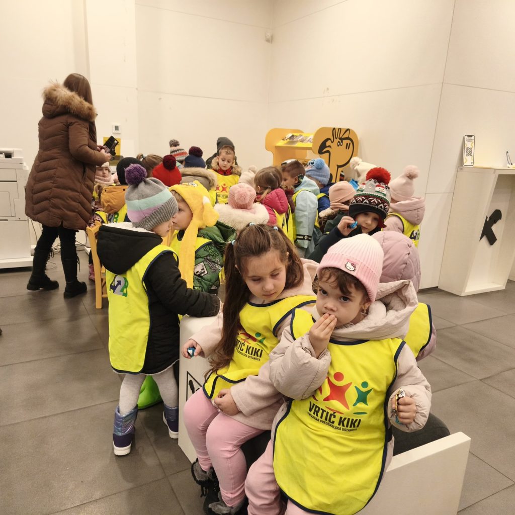 Instagram post from vrtickiki. This post is in position 9.