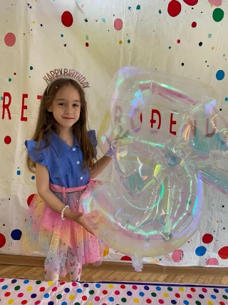 Instagram post from vrtickiki. This post is in position 4.